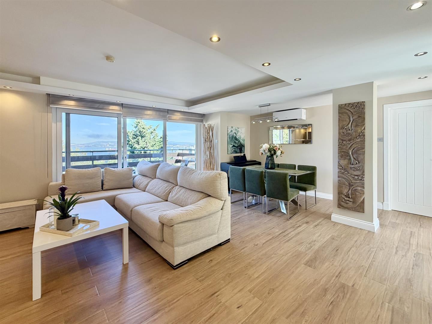  Image of Apartment - 3 Bedrooms - 2 Bathrooms for Sale in South District-Gibraltar, Image 11